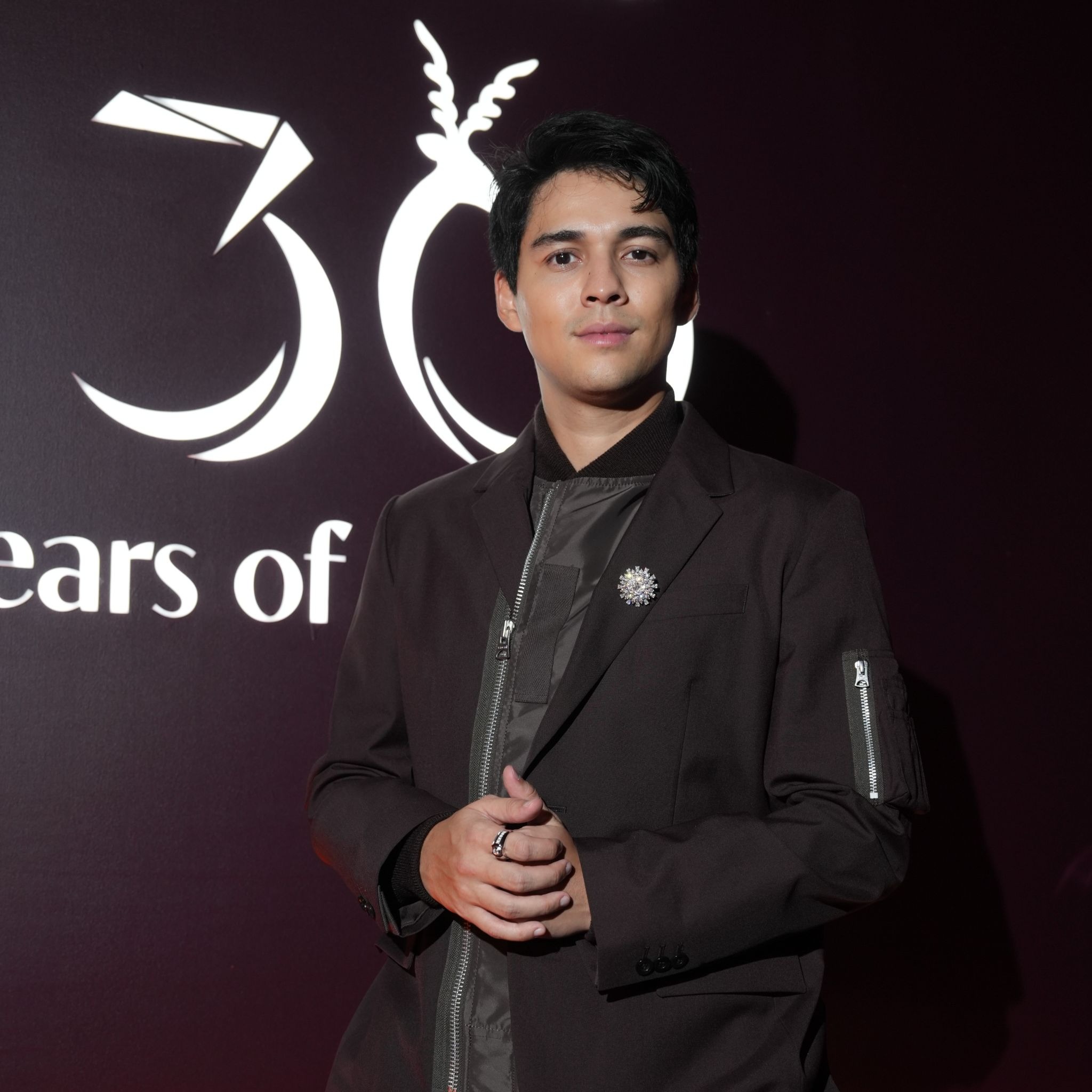 Pesona Maxime dengan Cincin Berlian Pria dari Frank & co. di Perayaan 30th Anniversary