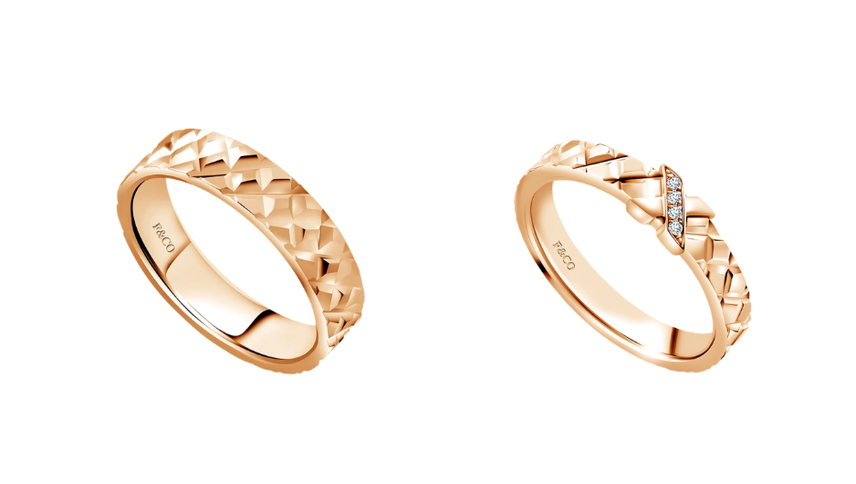 Cincin Pernikahan Couple Love Poetry dengan Desain Timeless dan Elegan