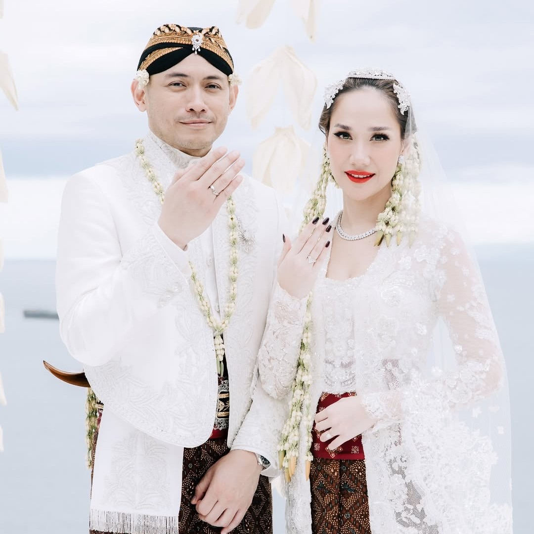 Cincin Couple dari Frank & co. Pilihan Selebriti