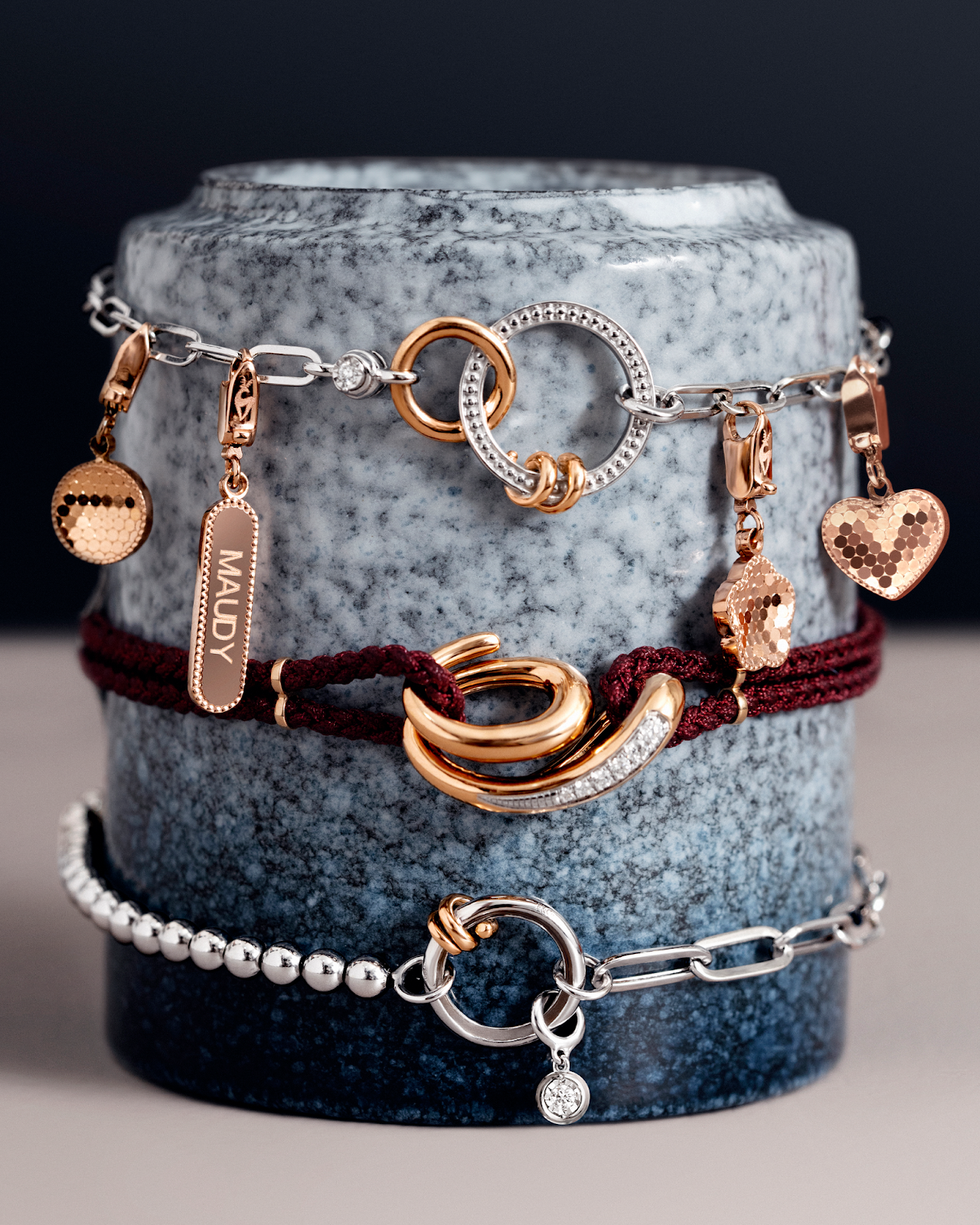 Gelang Bracelet Frank & co. Berdesain Timeless dan Modern yang Sempurna untuk Melengkapi Tampilan