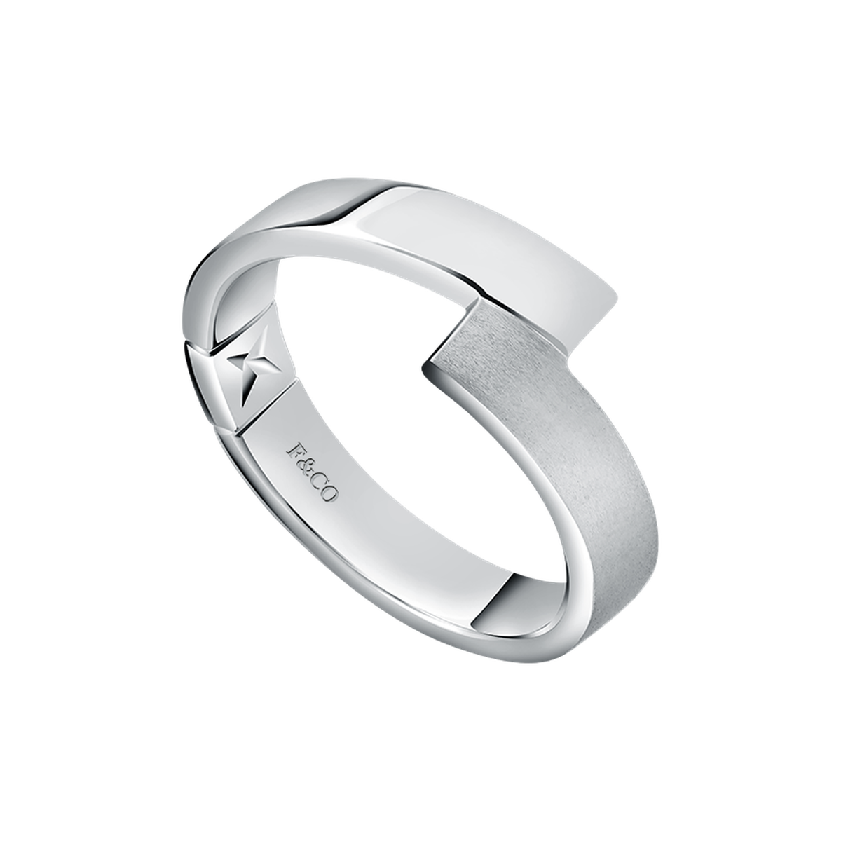 Berikan Couple RIng Frank & co. sebagai Ungkapan Happy Wedding Anniversary