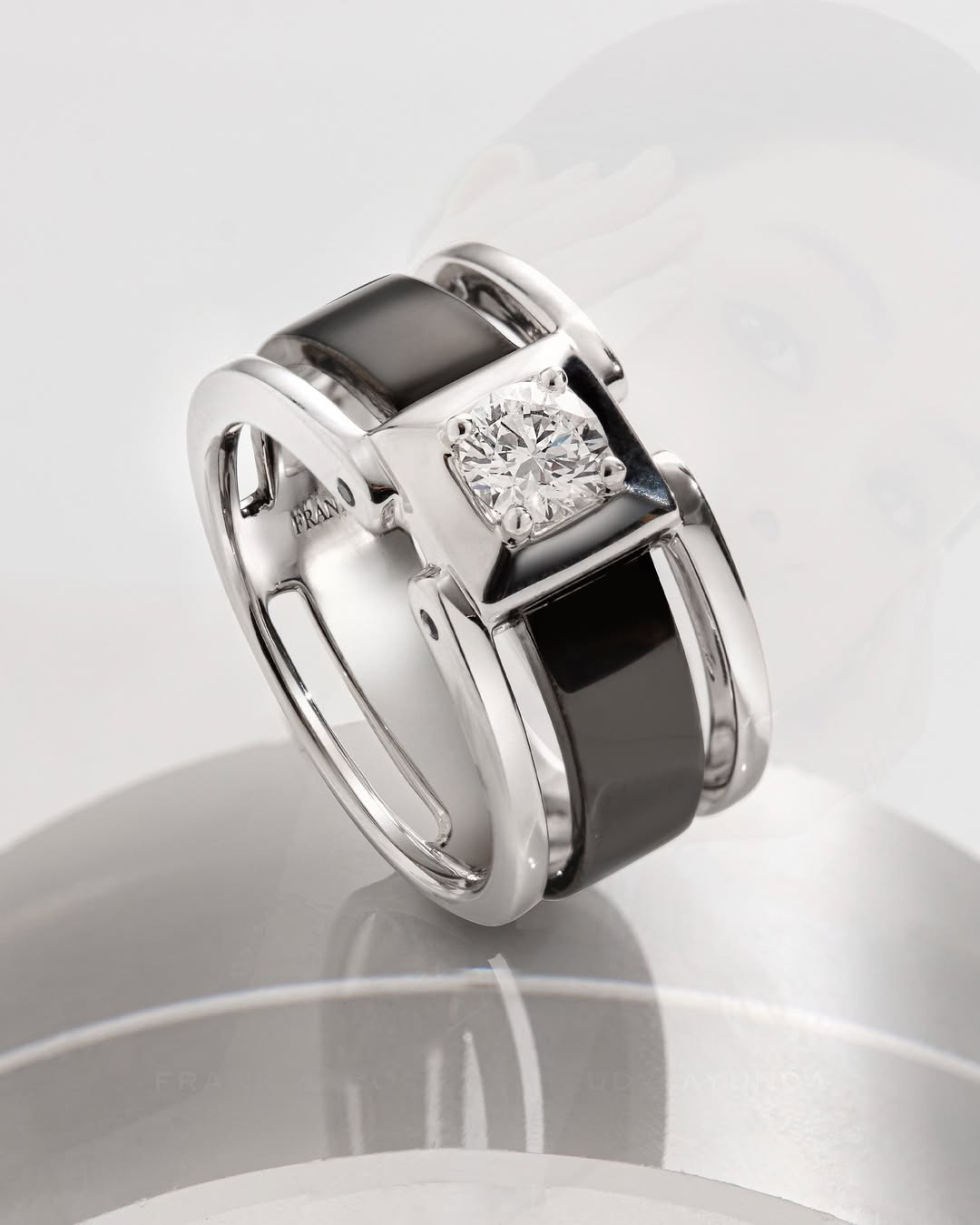 Men&rsquo;s Jewellery dengan Black Rhodium Memberikan Kesan Mewah