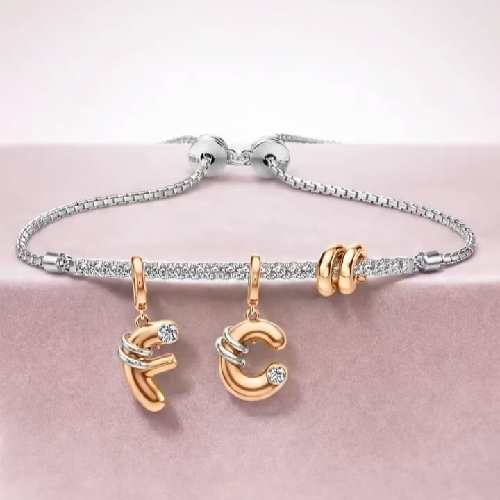 Initial Charm dari A Sampai Z dari Meant For Me