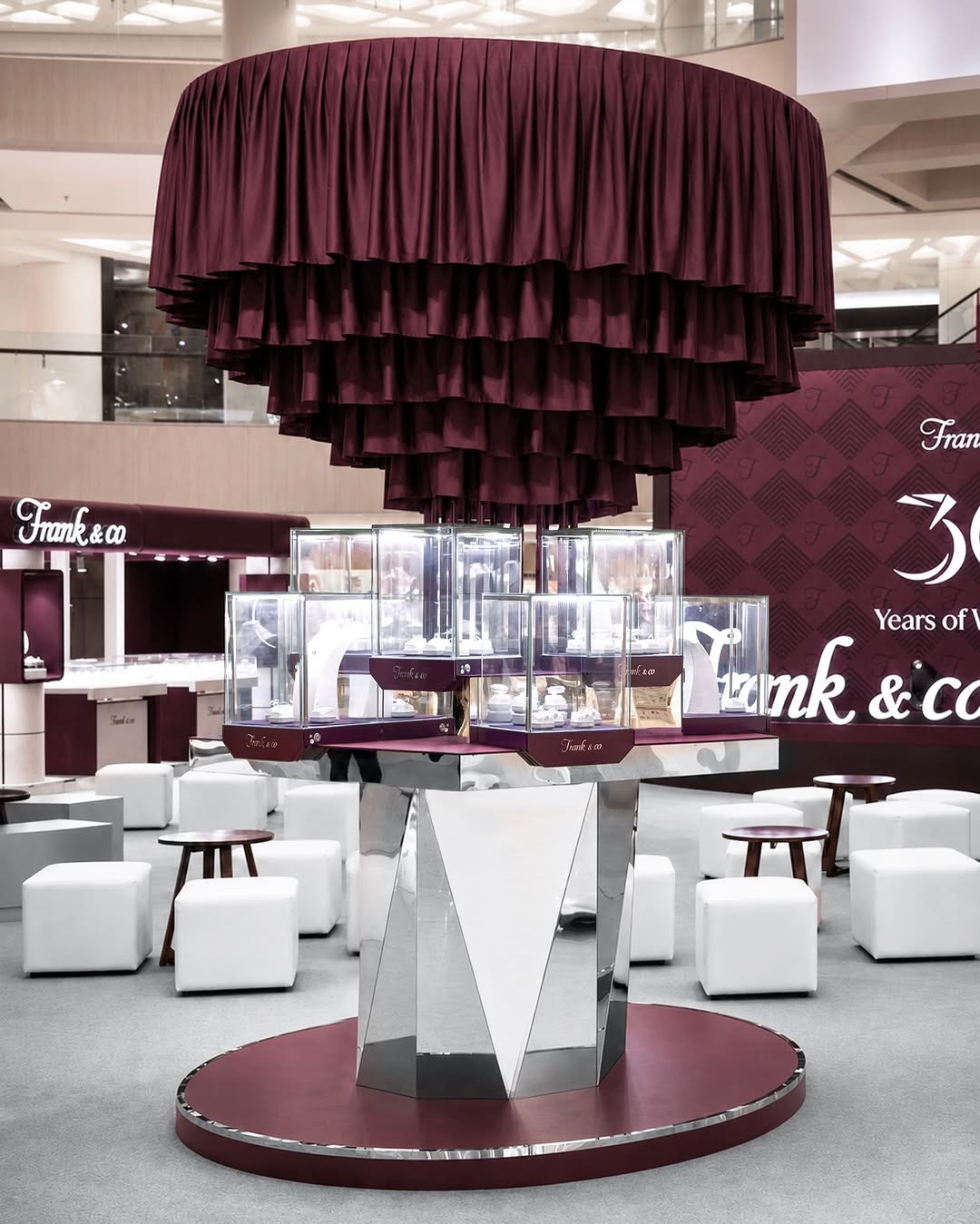 Koleksi perhiasan elegan di exhibition &ldquo;Frankly, That&rsquo;s Love&rdquo; Frank & co.
