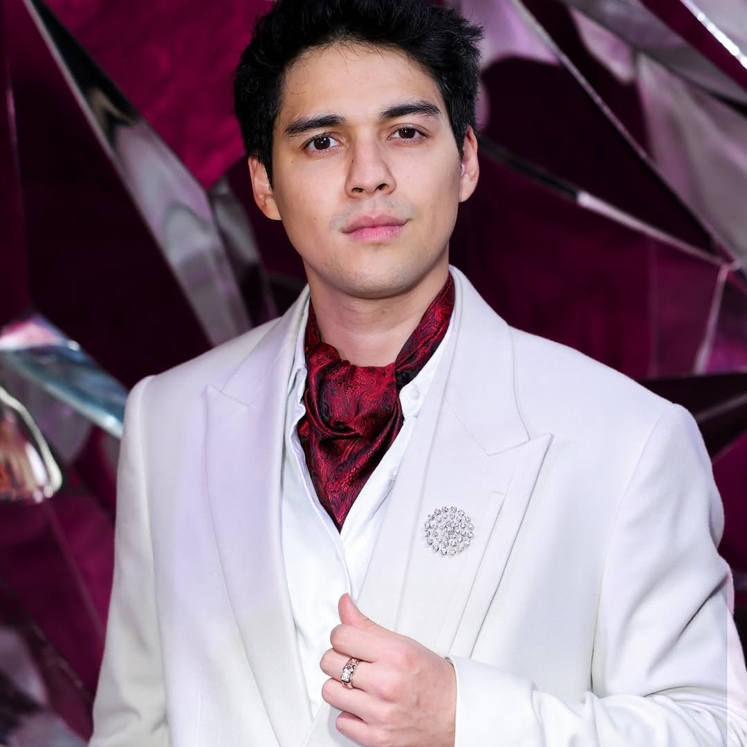 Maxime Bouttier Memakai Cincin Pria dari Frank & co.