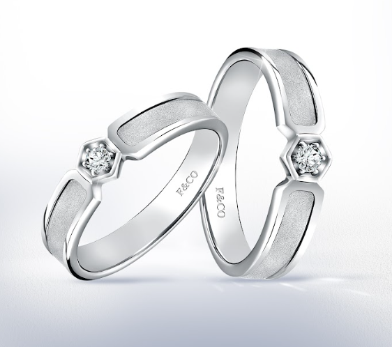 Koleksi dari Wedding Ring Frank & co. Cincin Nikah Pria dan Wanita dengan Berlian Solitaire