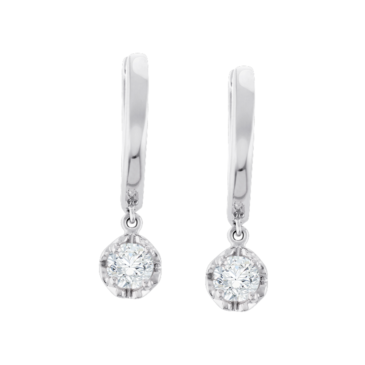 Tampil dengan Nuansa Klasik dengan Diamond Earrings yang Clean dan Minimalis