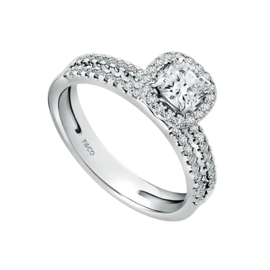 Bentuk Berlian yang Menawan pada Promise Ring Terbaru Love Poetry