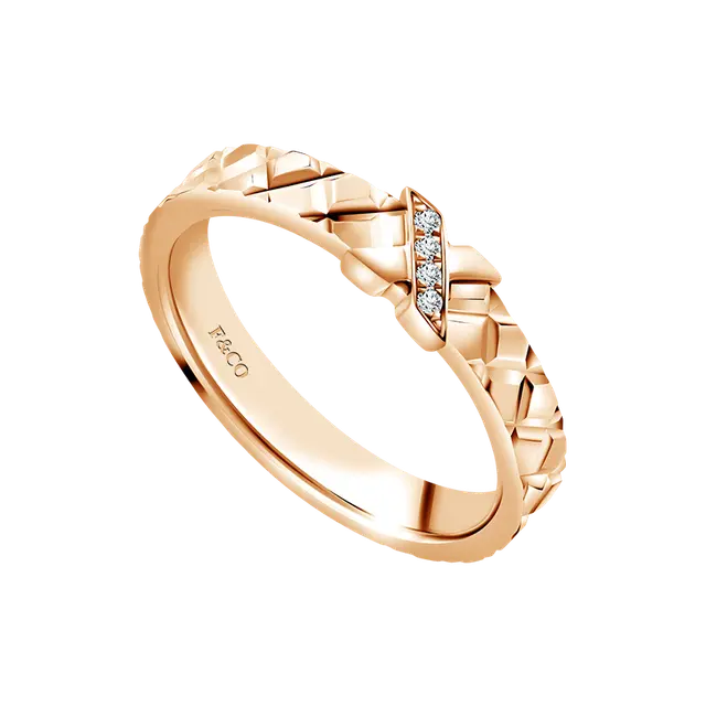 Love Poetry Diamond Couple Ring, Pilihan Cincin Elegan untuk Momen Intimate Wedding yang Bermakna