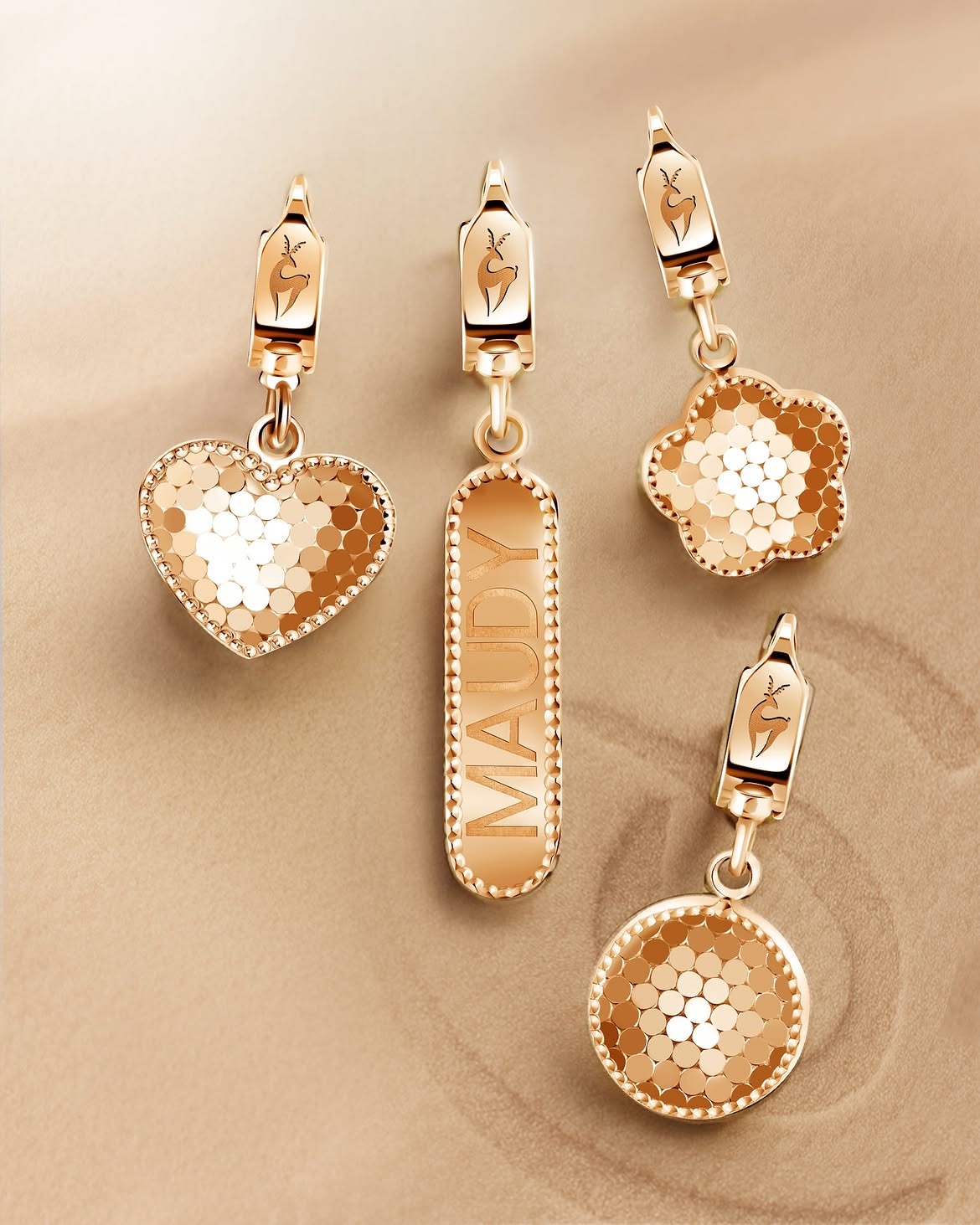 Simbol Momen Berharga dalam Balutan Engraved Moment Charm Bracelet