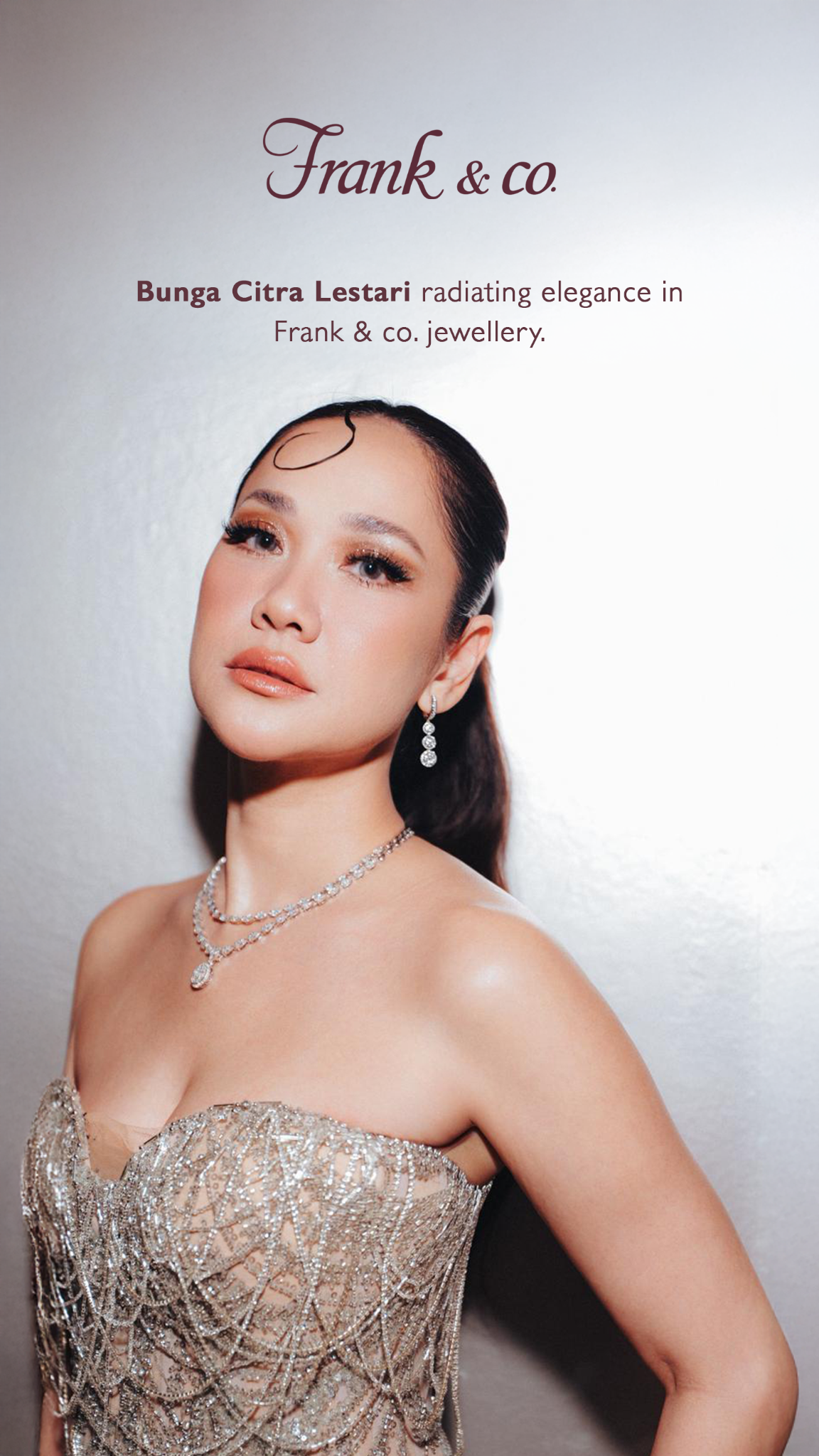 Kalung Wanita Elegan Frank & co. dengan Desain Personal dan Kilau Mewah