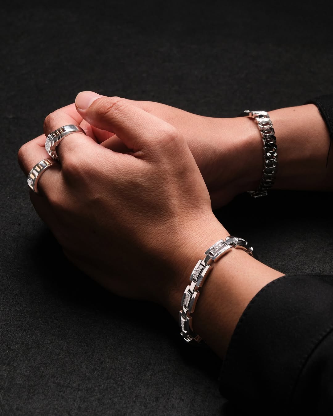 Gelang Berlian Pria Frank & co. sebagai Statement di Gaya Anda