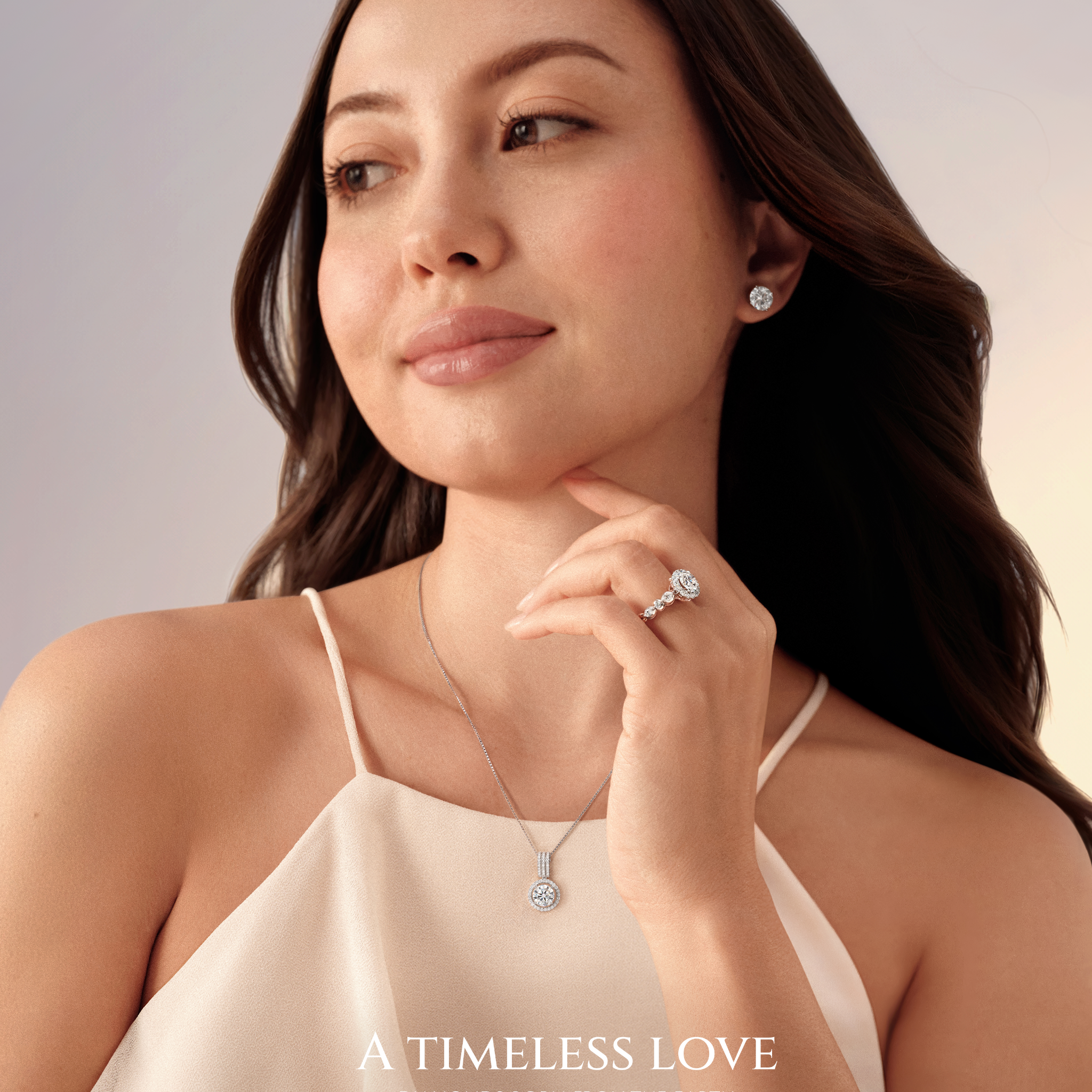 Kalung Emas Putih Frank Fire dengan Natural Diamond untuk Bride yang Elegan.