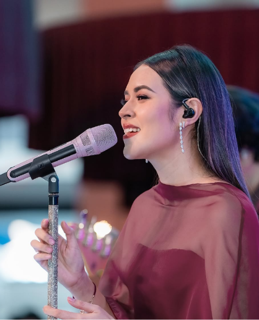 Pilihan Diamond Earrings Frank & co. yang Dikenakan Raisa