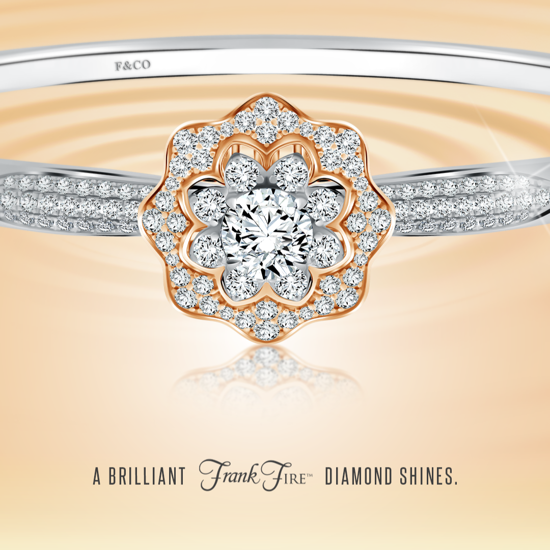 Gelang Berlian Mewah Berbentuk Lily dengan Berlian Frank Fire