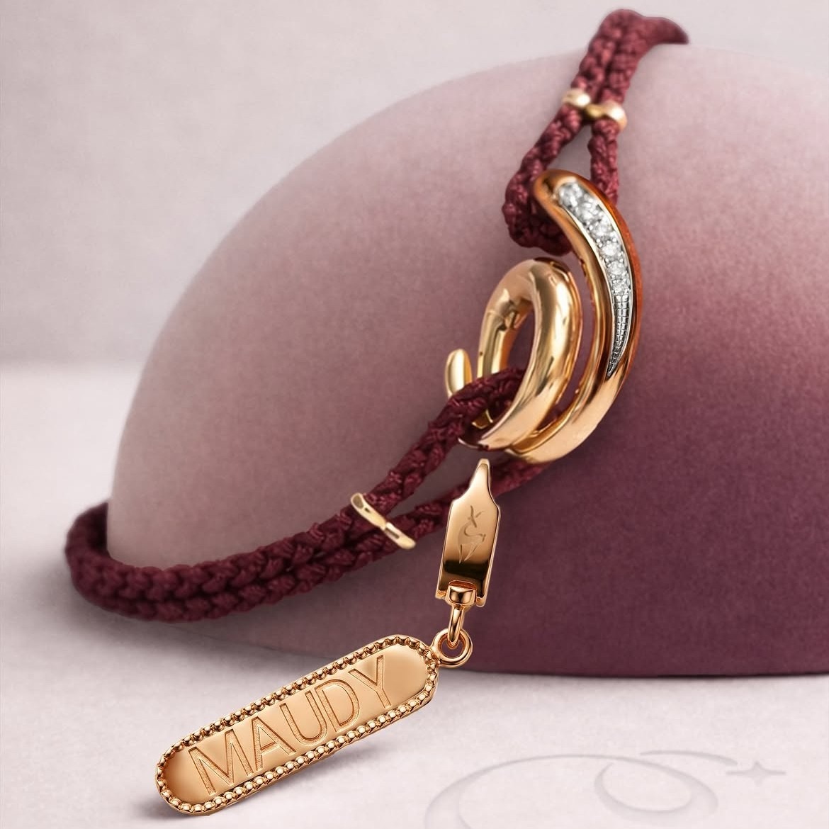 Detail Gold Diamond Bracelet dan Charm Eksklusif Frank & co. yang Elegan