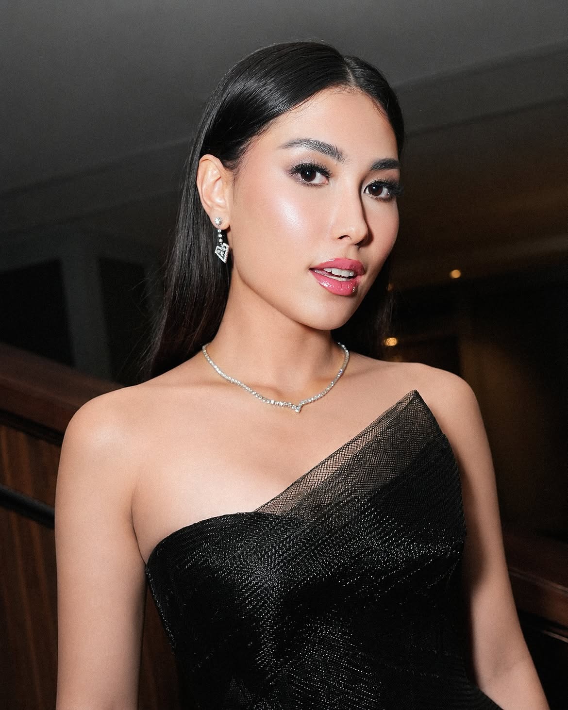 Pesona Frederika Cull dengan Perhiasan Wanita Frank & co.