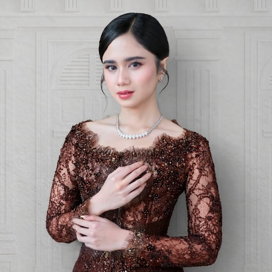 Diamond Necklace Pilihan Tissa Biani dari Frank & co.