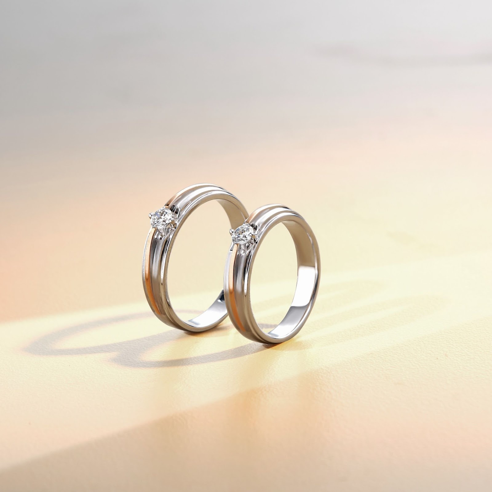 Cincin Kawin Elegan Frank & co. dengan Sentuhan Mewah untuk Pembelian Online atau Langsung