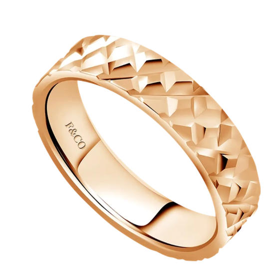  Tampil Kompak Bersama Pasangan dengan Cincin Couple Terbaru Frank & co.