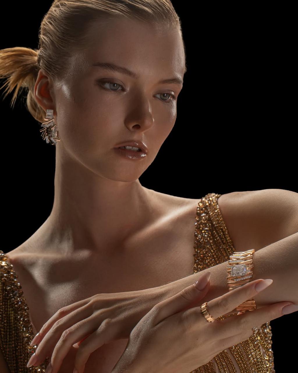 Berikan Kesan Penuh Gaya dengan Statement Earrings Frank & co.
