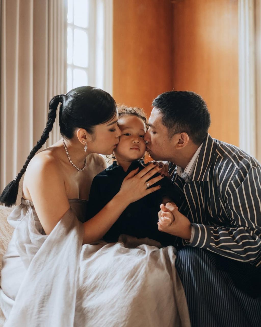 Frank & co. Pilihan Ayla Dimitri untuk Rayakan Anniversary
