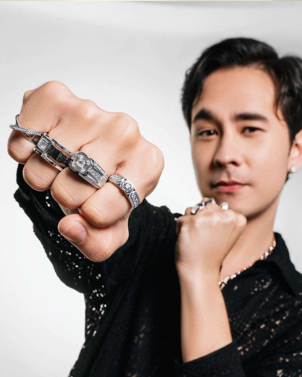 Pesona Jerome Memakai Beragam Model Cincin Berlian Pria Terbaru Frank & co. 