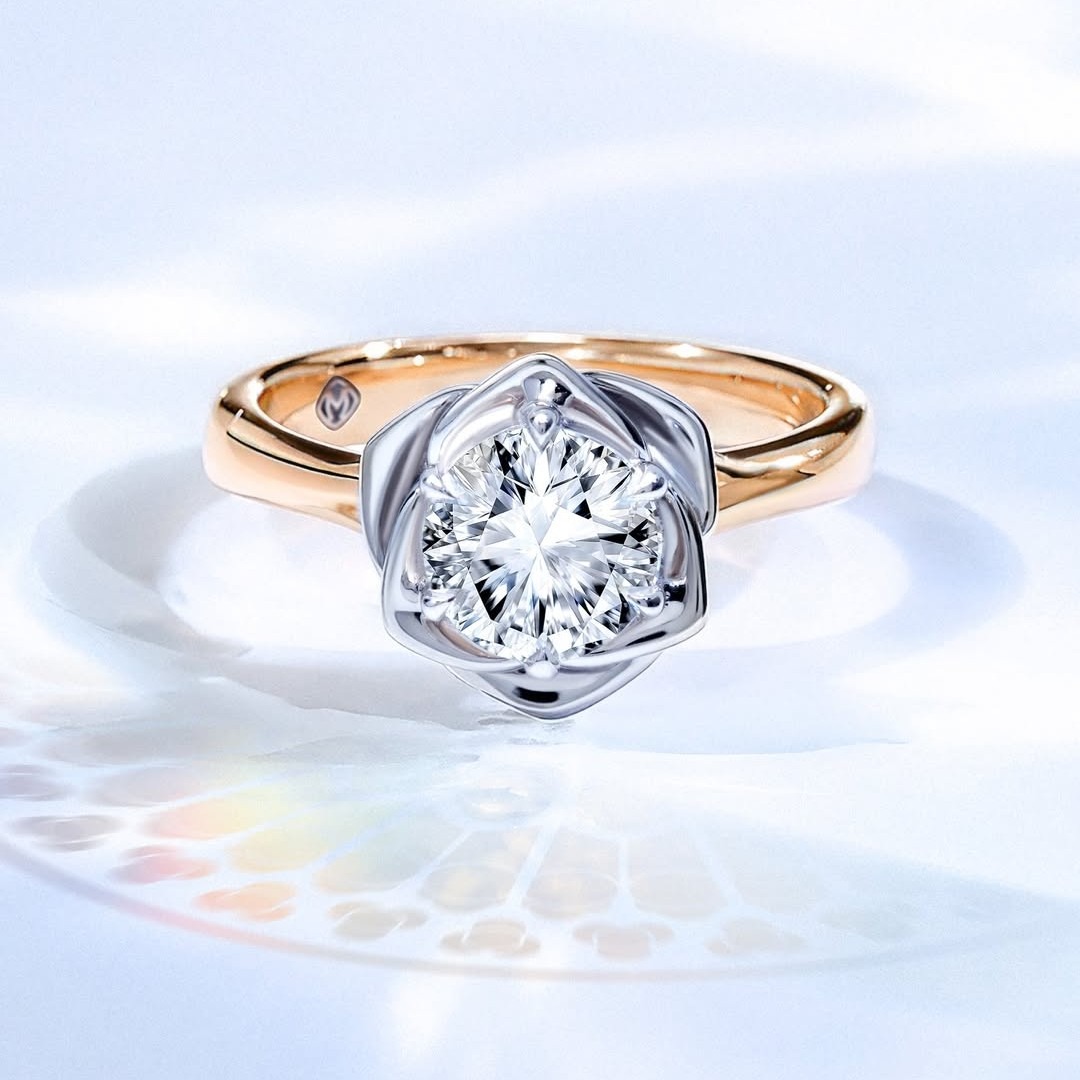 Cincin Tunangan Pilihan dengan Berlian Branded MONDIAL