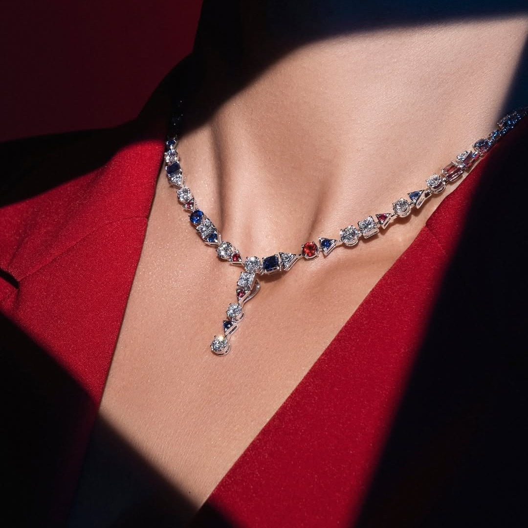 Pesona Kalung Berlian MONDIAL Precious Berhiaskan Precious Stone