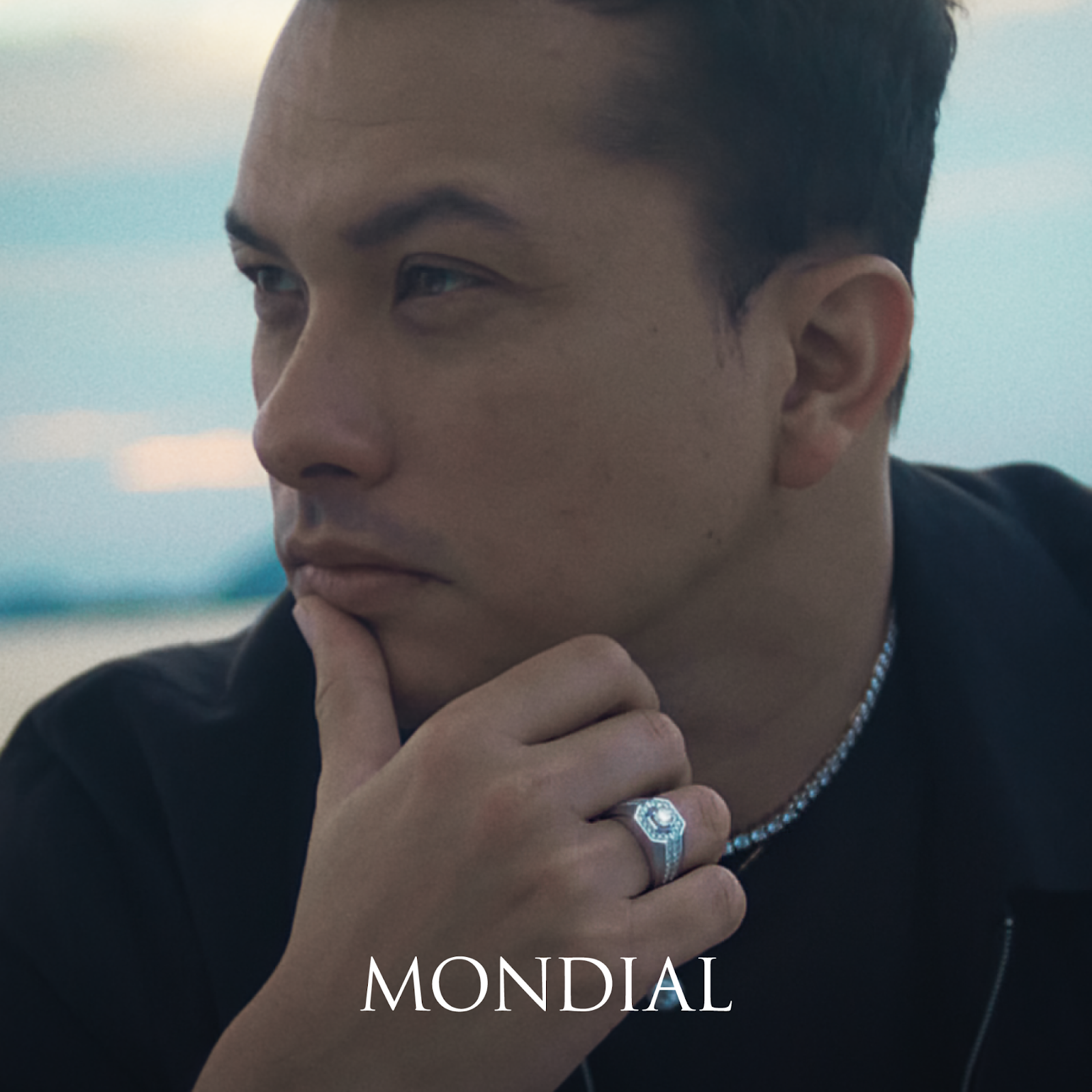 Pesona Nicholas Saputra dengan Men’s Ring dari MONDIAL