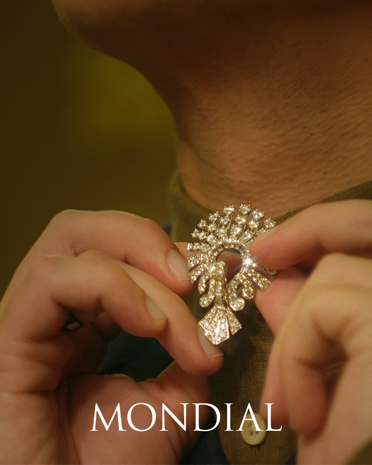 Nicholas Saputra dengan Perhiasan Berlian Fantasy Collection