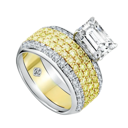 Emerald Cut Diamond pada Cincin Tunangan Pilihan Seleb