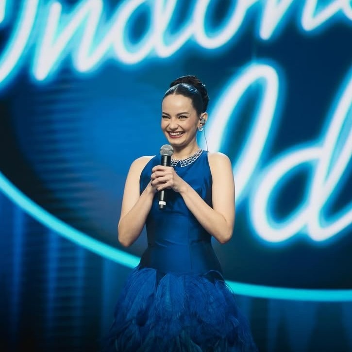 Enzy Tampil Memukau di Panggung Indonesian Idol dengan MONDIAL Jewelry