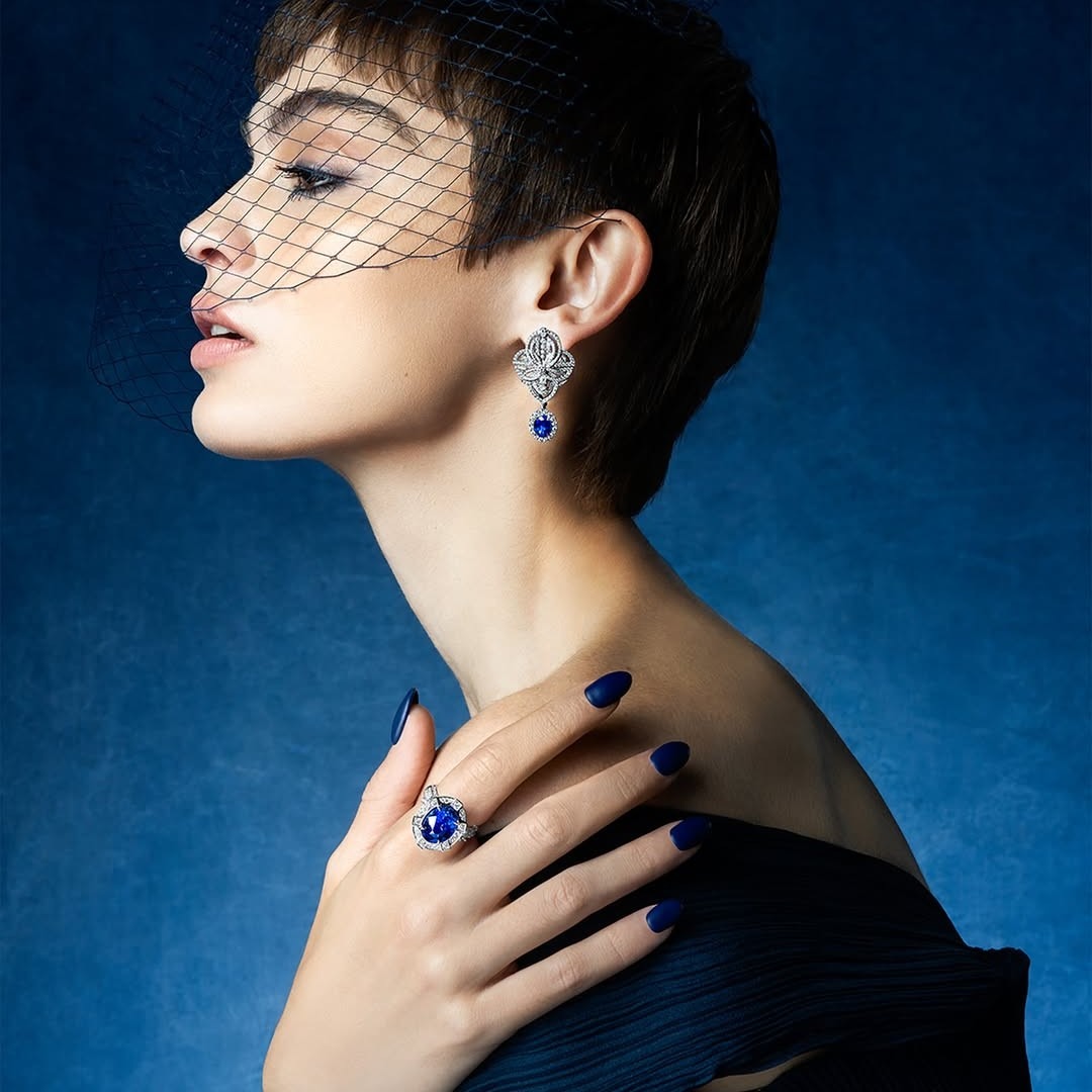 Ide Padu Padan Blue Sapphire and Diamond Ring untuk Tampil Anggun