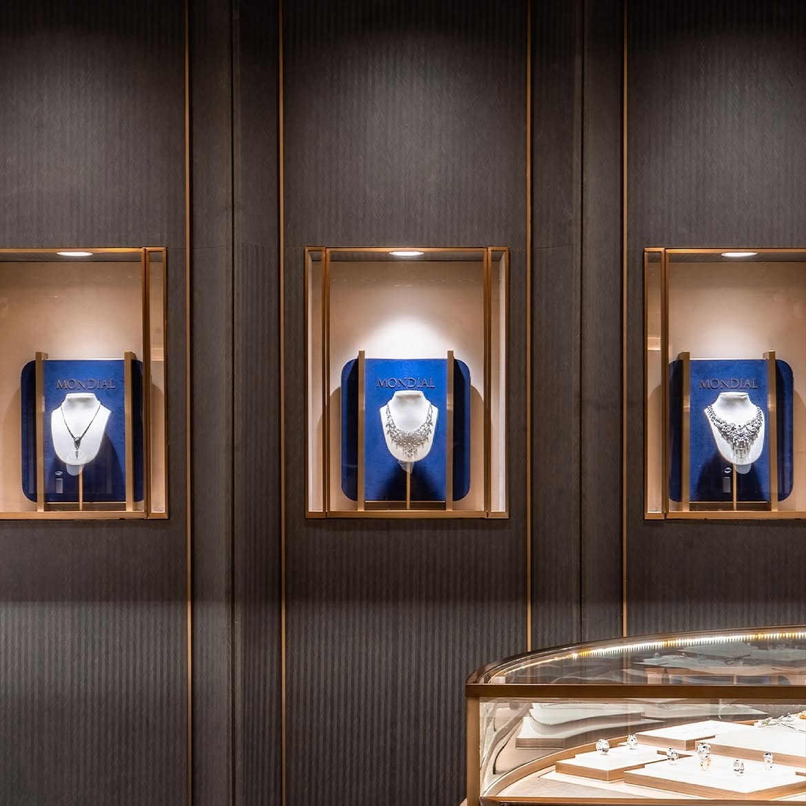 MONDIAL Boutique sebagai Representasi Luxury Brands in Indonesia dengan Craftsmanship Tinggi