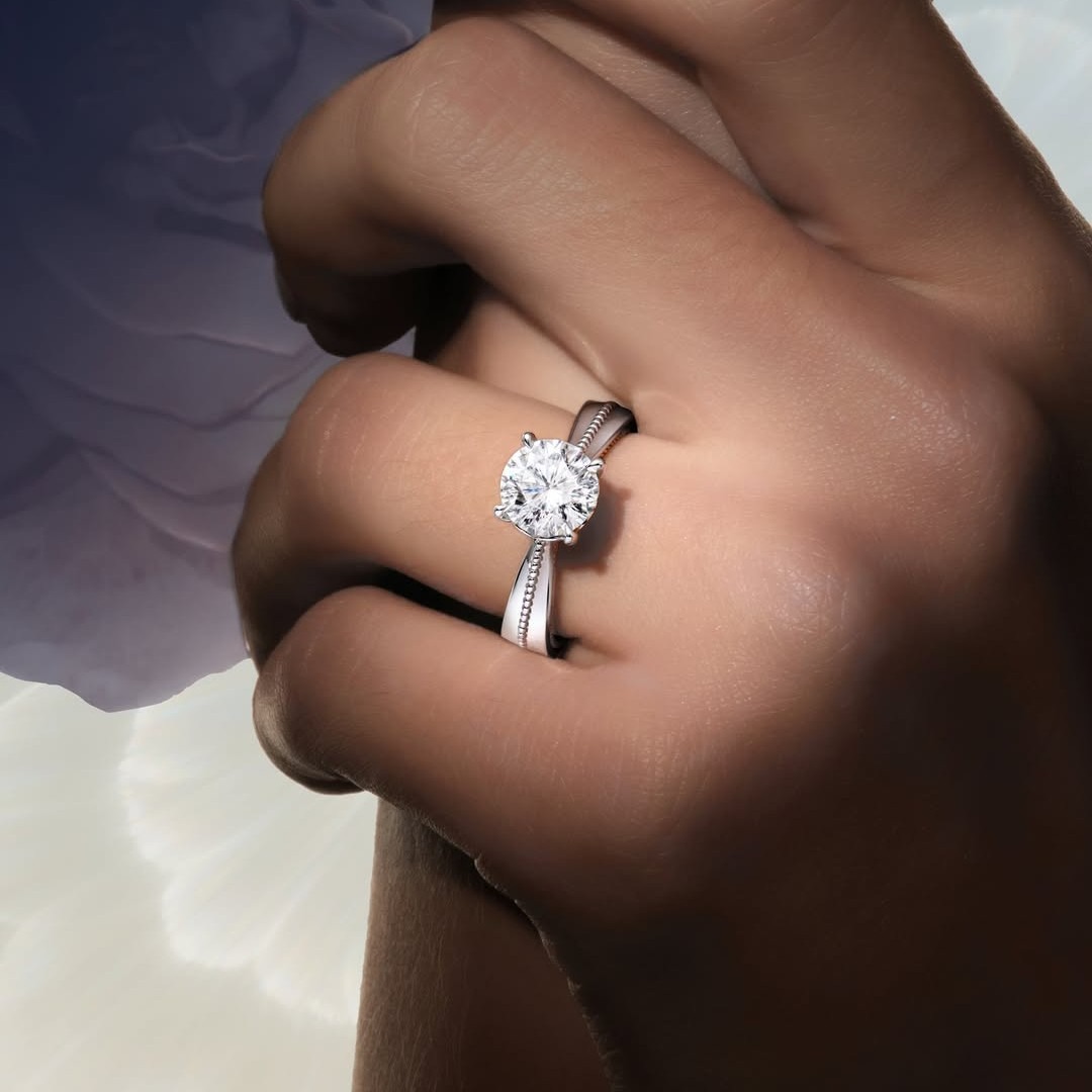 Cincin Tunangan Brilliant Rose Terbaru Hanya Ada di Butik MONDIAL