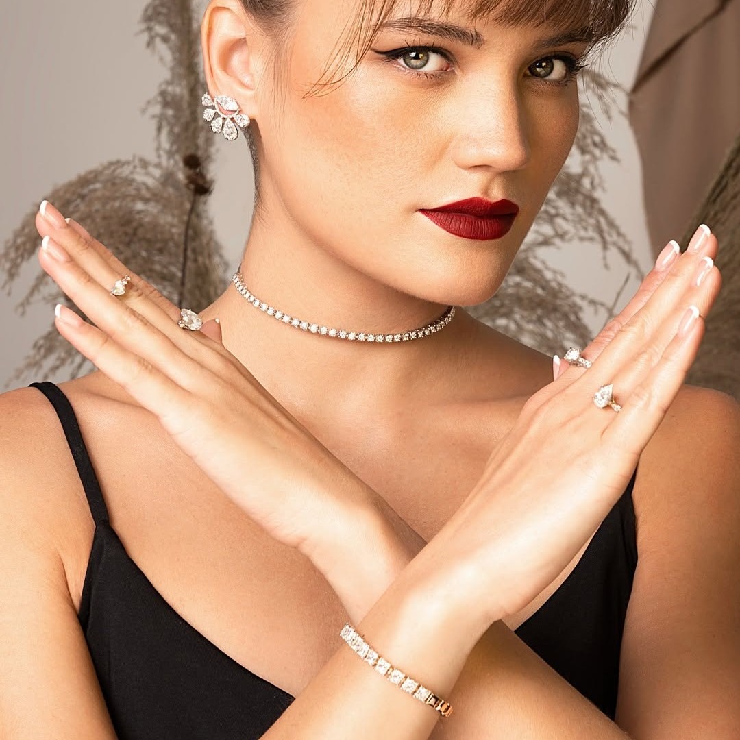 Pesona Tennis Bracelet dari MONDIAL untuk Malam Tahun Baru