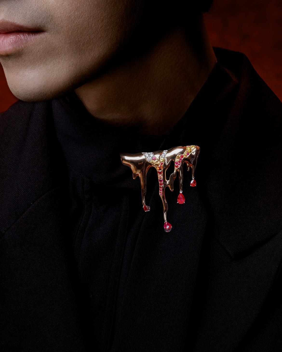 Brooch Lavart MONDIAL Precious Fire dengan Natural Ruby dan Diamonds
