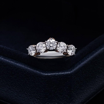 Koleksi Perhiasan Berlian Branded MONDIAL Memiliki Diamond Clarity Terbaik