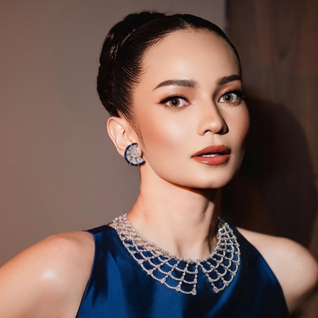 Diamond Jewelry MONDIAL Menyempurnakan Look Enzy di Indonesian Idol