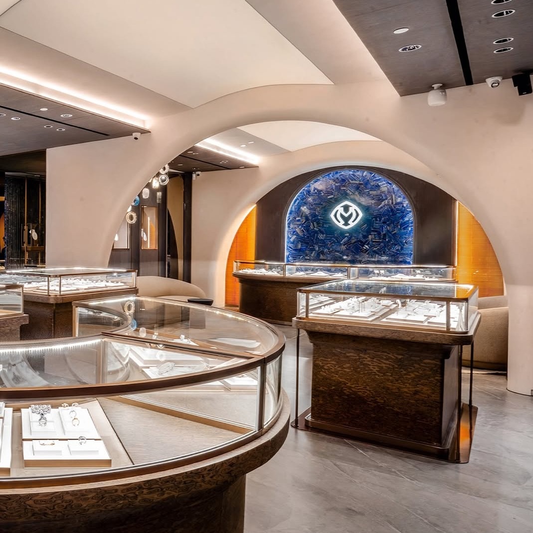 Detail Interior Sophisticated dengan Nuansa High-End Jewelry Experience