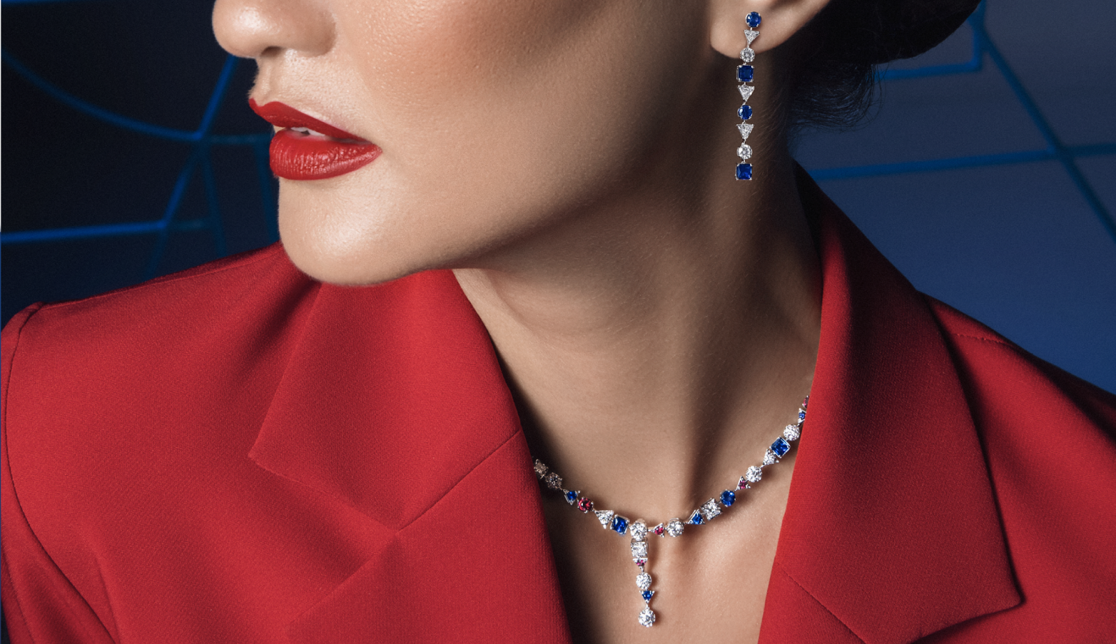 Keindahan Kalung dengan Kombinasi Berlian dan Blue Sapphire