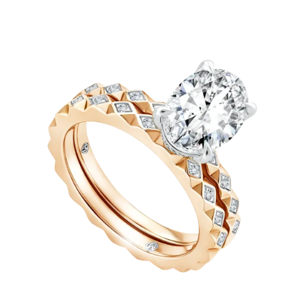 Engagement Ring yangMemilikiDesain UnikdenganFancy ShapeDiamondMONDIAL