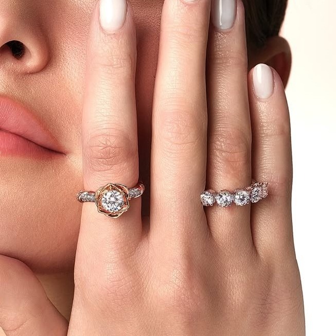 Kemewahan Berlian 66 Facet pada Cincin Tunangan Terbaru MONDIAL