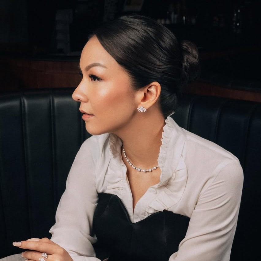 Pesona Diamond Pendant Necklace dari MONDIAL untuk Malam Tahun Baru