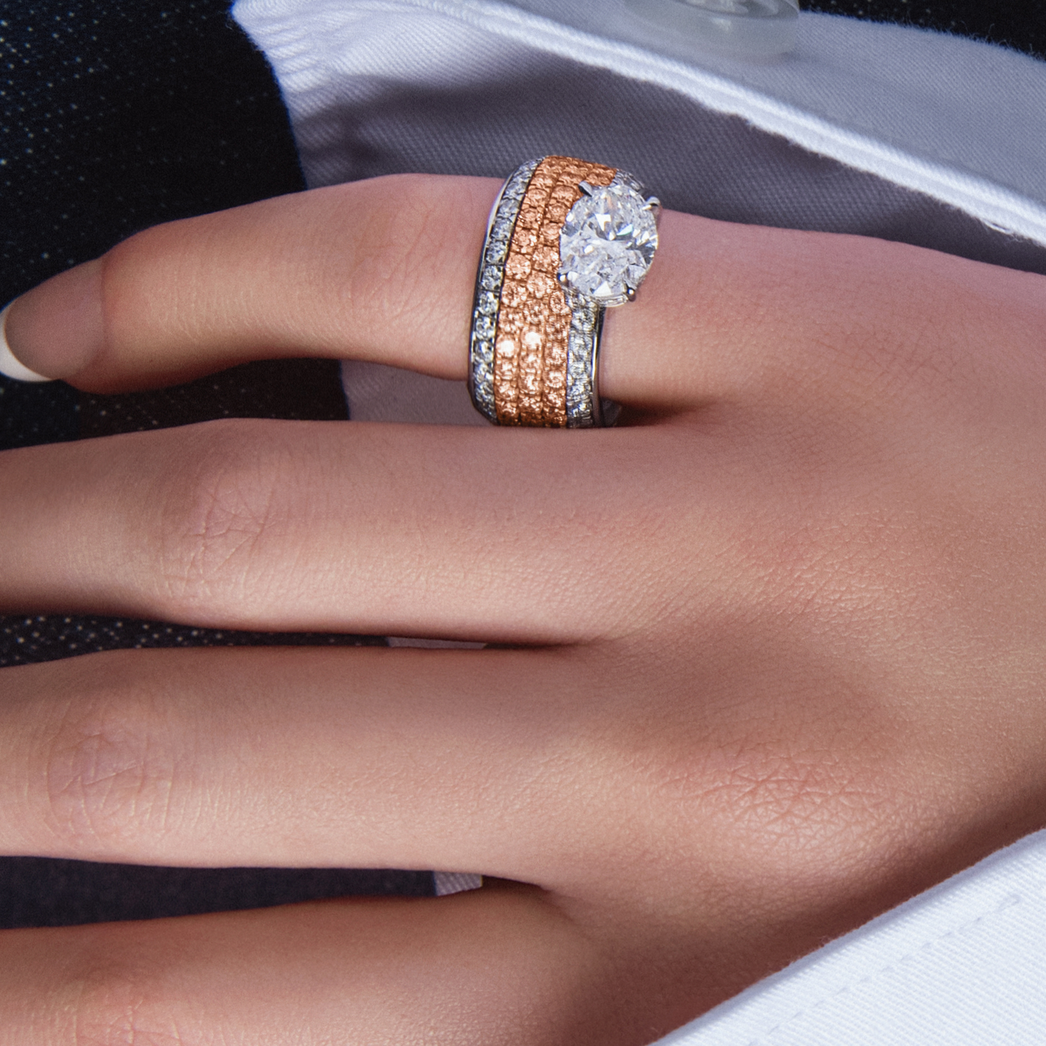 Keindahan Pink Diamond pada Perhiasan MONDIAL yang Tergolong Langka