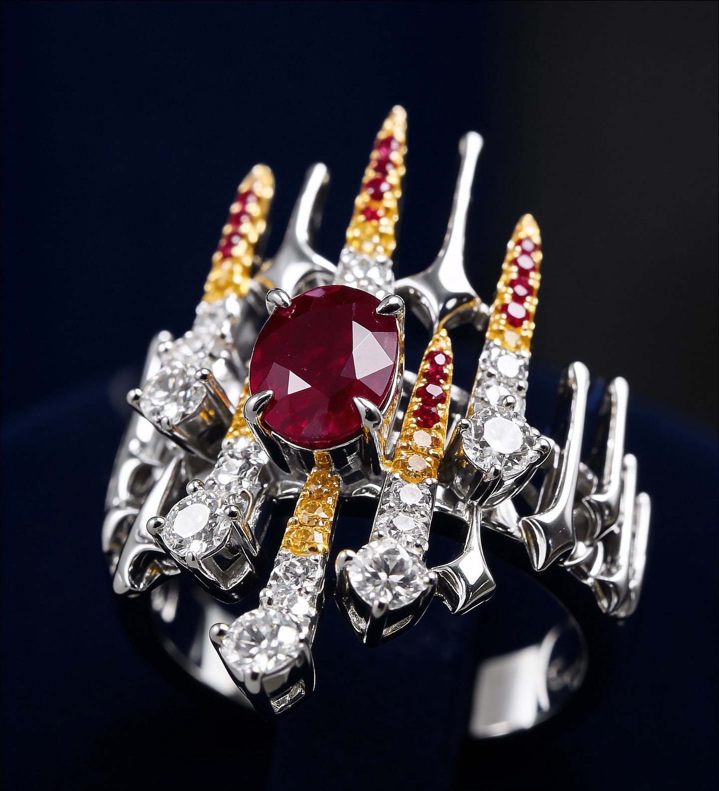 Warna Merah yang Memikat dari Ruby Menambah Kemewahan pada Perhiasan