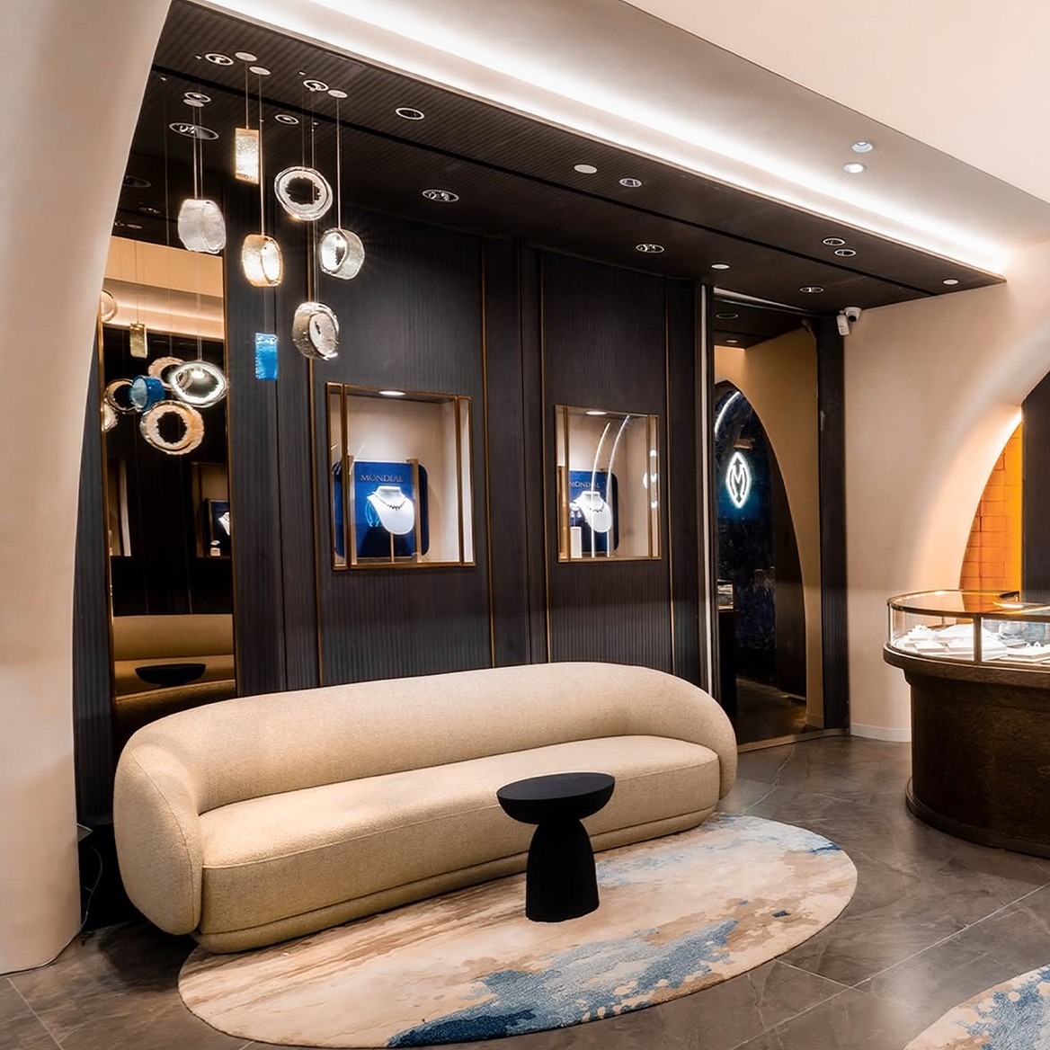 Pengalaman Luxury Brands in Indonesia Melalui MONDIAL Boutique Plaza Indonesia