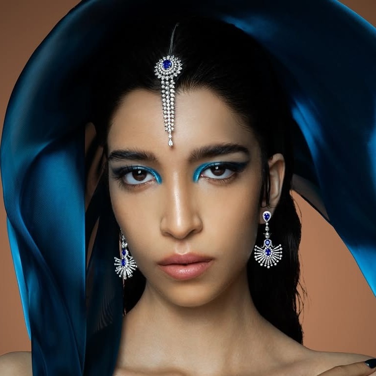 Sempurnakan Penampilan Glamor dengan Anting-Anting MONDIAL Realms