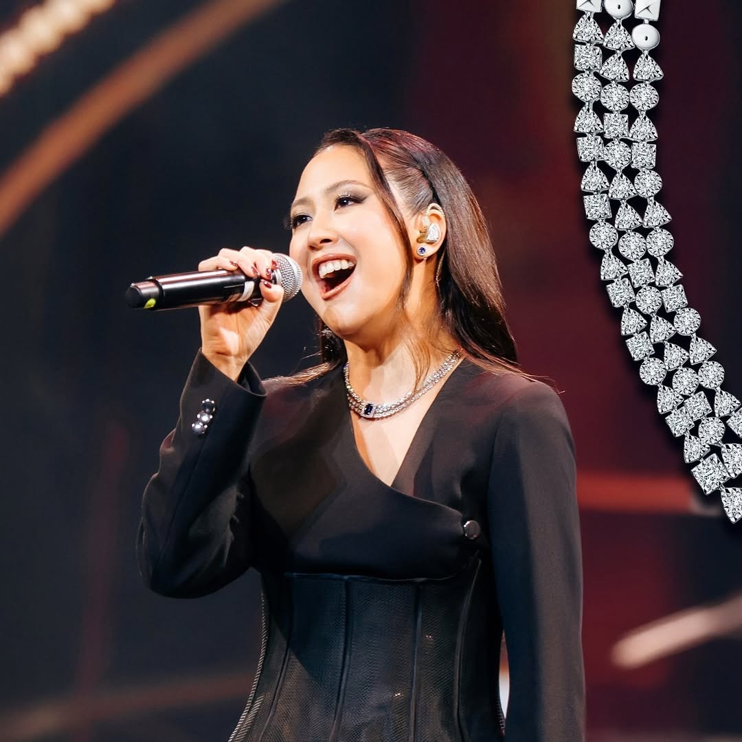 Kalung Berlian MONDIAL Menyempurnakan Look Sherina Munaf